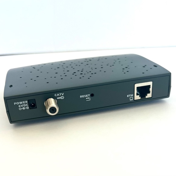 ZyXEL Cable Modem - Picture 2 of 5